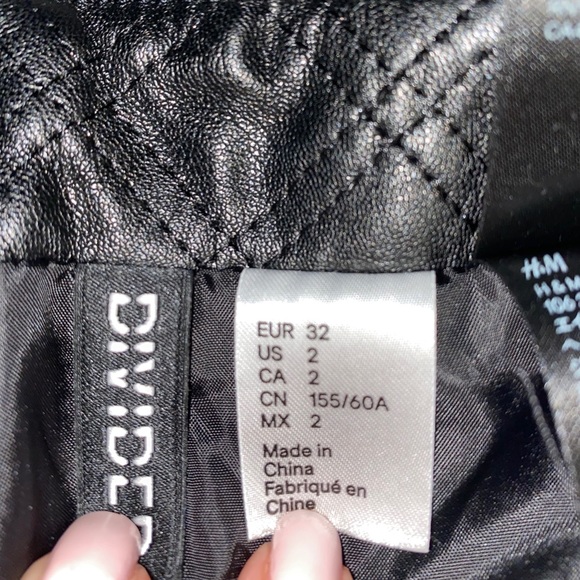 H&M Faux Leather skirt - Picture 3 of 3